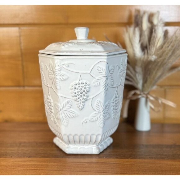Pier 1 Imports Stoneware White Gray Cookie Jar Kitchen Canister 10"x7" - Picture 3 of 11